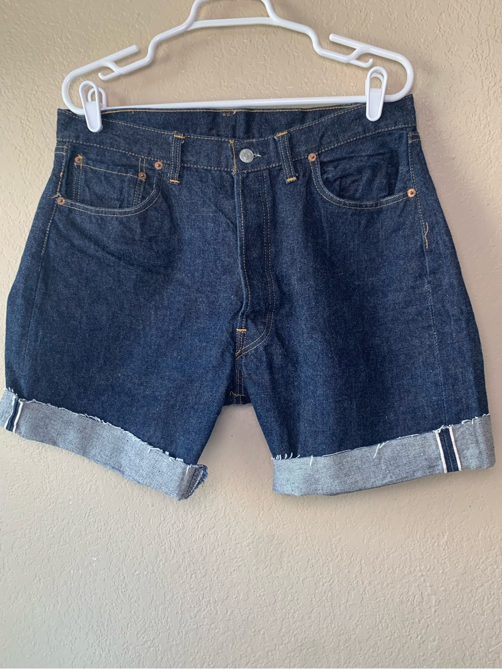 LEVIS 501 Button Fly Tapered Selvedge Raw Hem Denim Shorts Size 34”